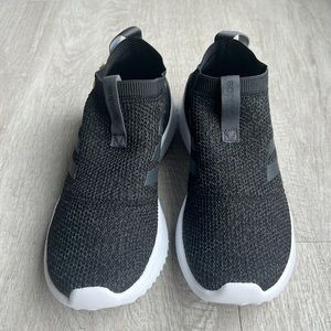 “Brand New” Adidas Women’s Ultimafusion Running Shoes, Size 10, Black Carbon